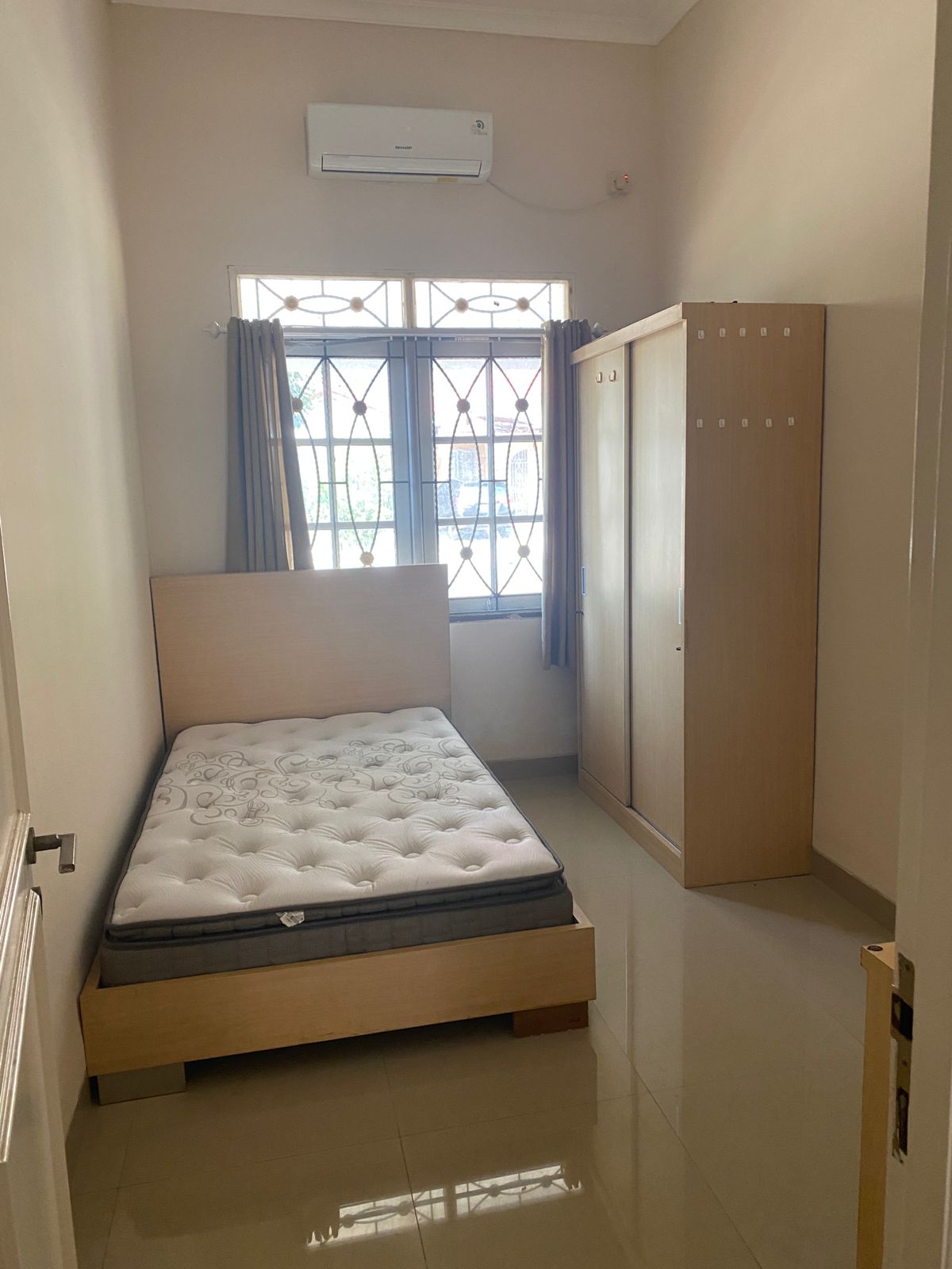 Rumah Disewakan Fully Furnished di Taman Napoli Lippo Cikarang